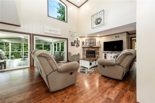 23 Arnold Palmer Dr, Pine Twp, PA 16127