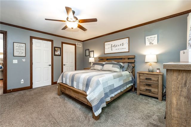 23 Arnold Palmer Dr, Pine Twp, PA 16127