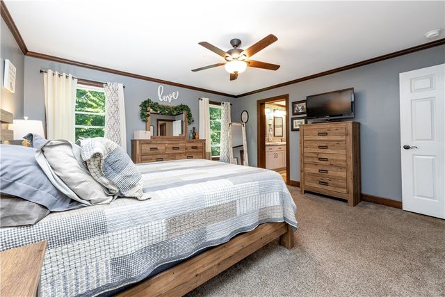 23 Arnold Palmer Dr, Pine Twp, PA 16127