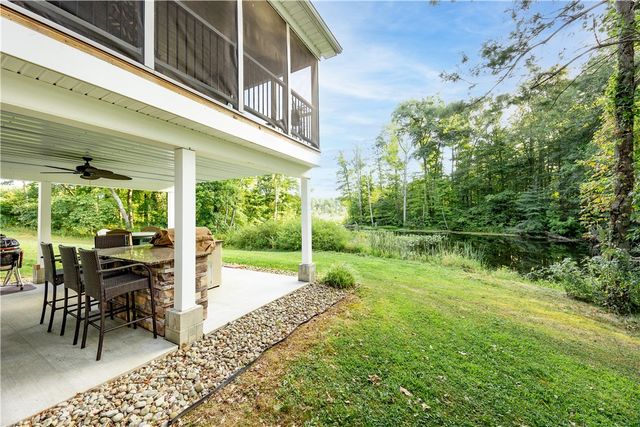 23 Arnold Palmer Dr, Pine Twp, PA 16127