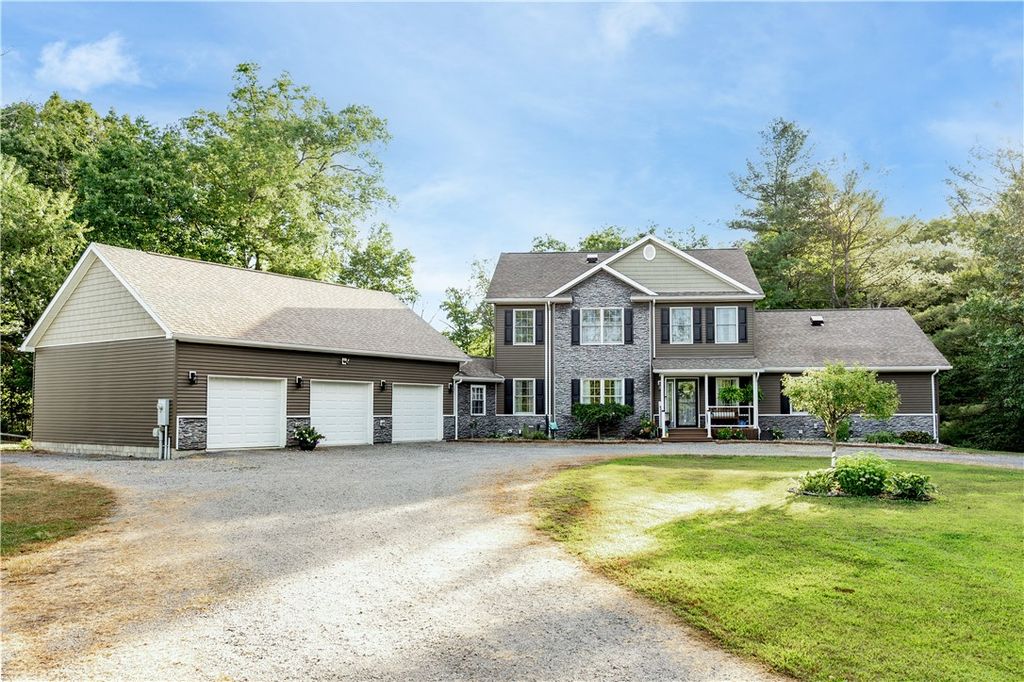 23 Arnold Palmer Dr, Pine Twp, PA 16127