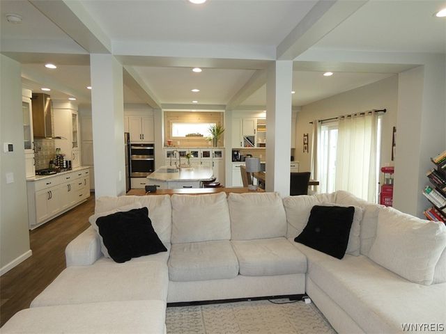 3194 Pleasant Avenue, Hamburg, NY 14075