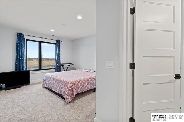 21103 Atwood Avenue, Elkhorn, NE 68022