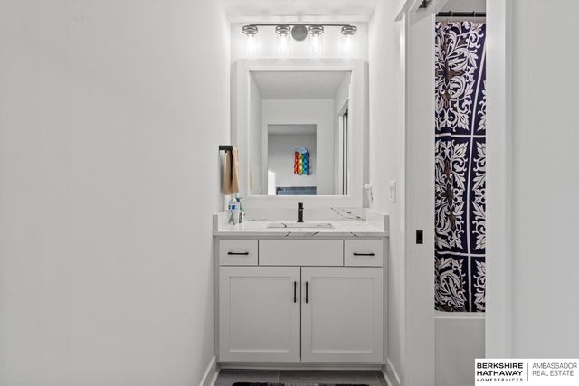 21103 Atwood Avenue, Elkhorn, NE 68022