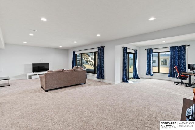 21103 Atwood Avenue, Elkhorn, NE 68022