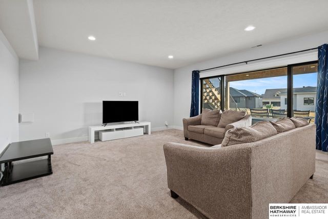 21103 Atwood Avenue, Elkhorn, NE 68022