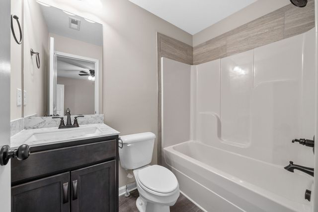 424 Glenstone Springs Dr Unit B, Clarksville, TN 37043