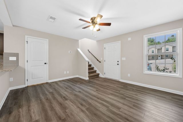 424 Glenstone Springs Dr Unit B, Clarksville, TN 37043