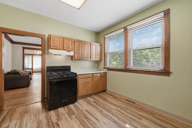 5258 W Dakin Avenue, Chicago, IL 60641
