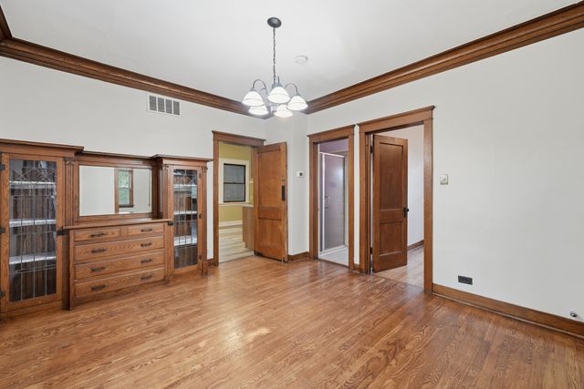 5258 W Dakin Avenue, Chicago, IL 60641