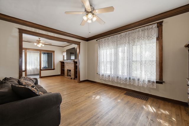 5258 W Dakin Avenue, Chicago, IL 60641