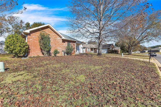 125 Cotton Lakes Boulevard, Wetumpka, AL 36092