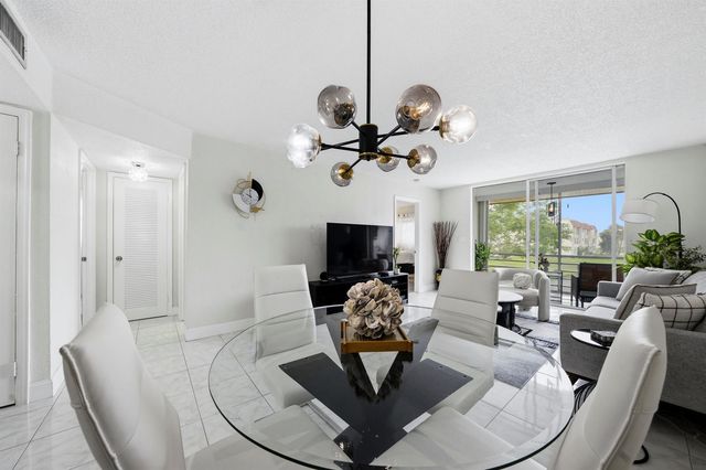 2900 Sunrise Lakes Drive W 201, Sunrise, FL 33322