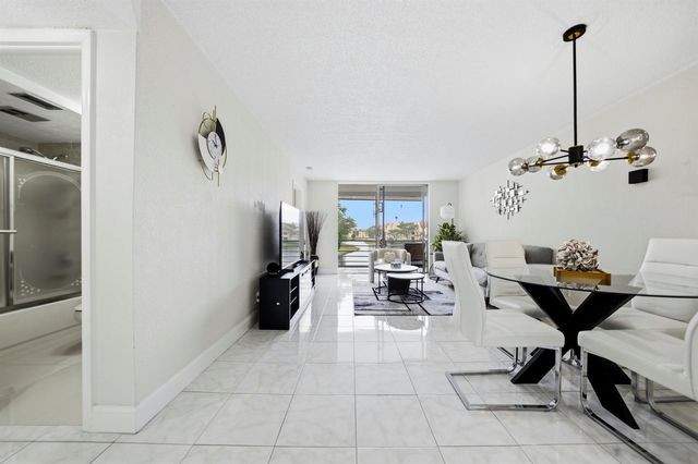 2900 Sunrise Lakes Drive W 201, Sunrise, FL 33322