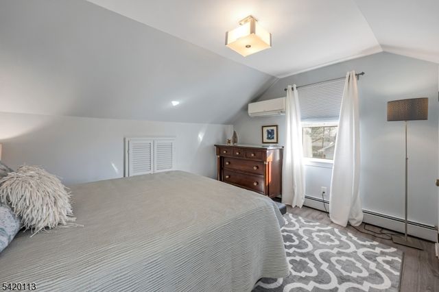 18 Barker Ave, Hawthorne Boro, NJ 07506