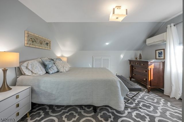 18 Barker Ave, Hawthorne Boro, NJ 07506