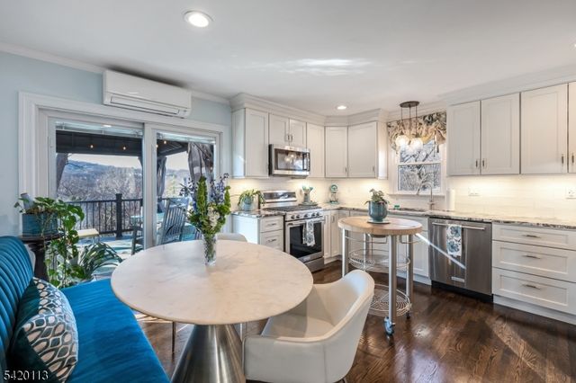 18 Barker Ave, Hawthorne Boro, NJ 07506