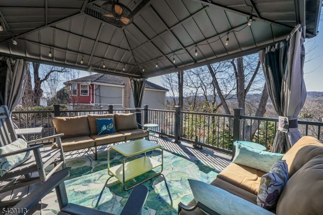 18 Barker Ave, Hawthorne Boro, NJ 07506