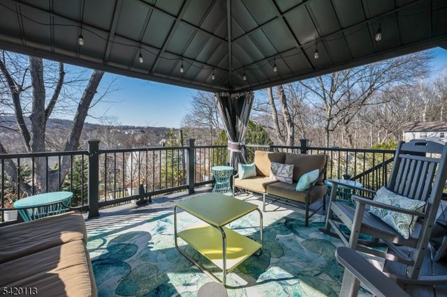 18 Barker Ave, Hawthorne Boro, NJ 07506