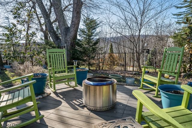 18 Barker Ave, Hawthorne Boro, NJ 07506