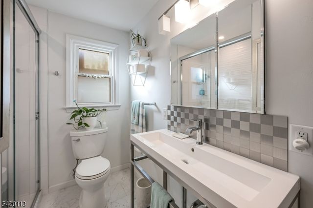 18 Barker Ave, Hawthorne Boro, NJ 07506