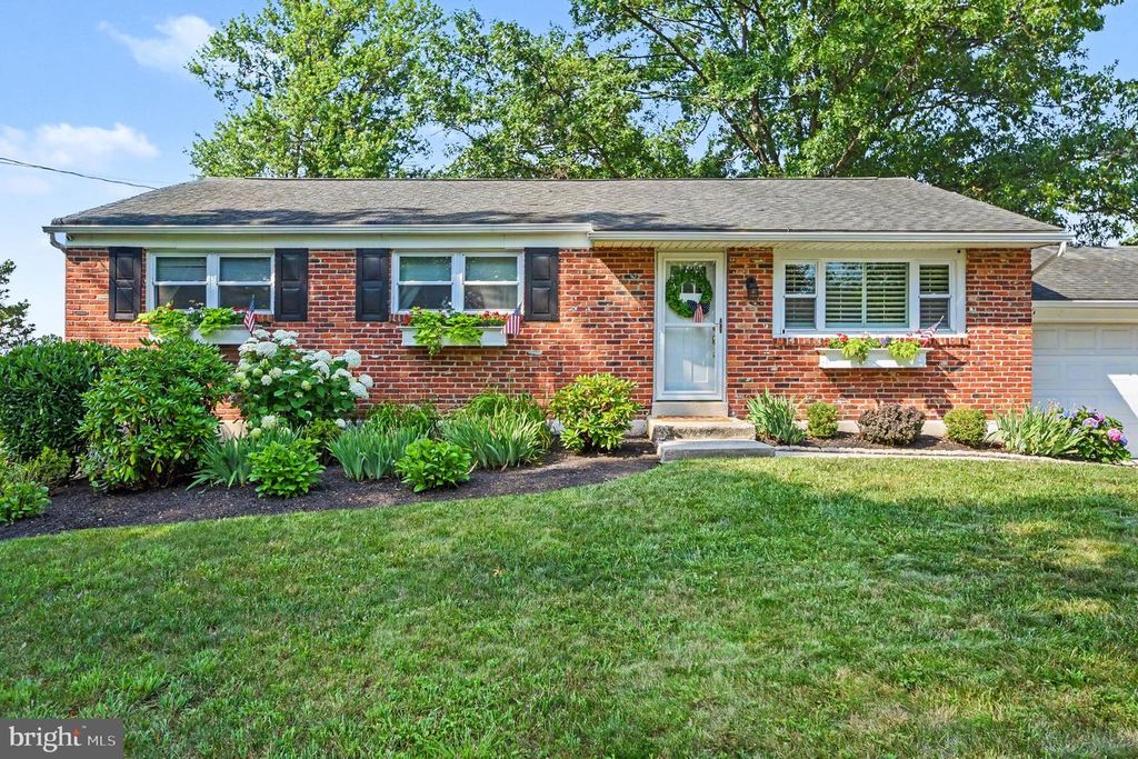 613 LISA RD, Norristown, PA 19401