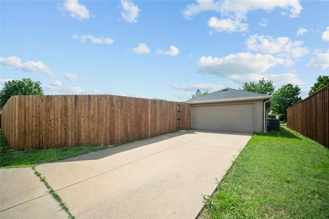 2130 Harvester Drive, Rockwall, TX 75032