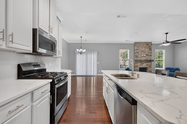640 Streamside Ln, Franklin, TN 37064