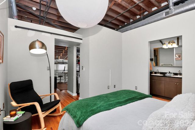 3604 Artists Way, Charlotte, NC 28205