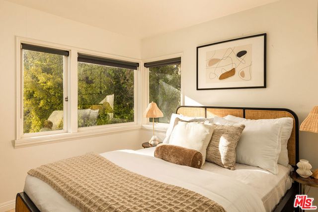 1954 Comstock Avenue, Los Angeles, CA 90025