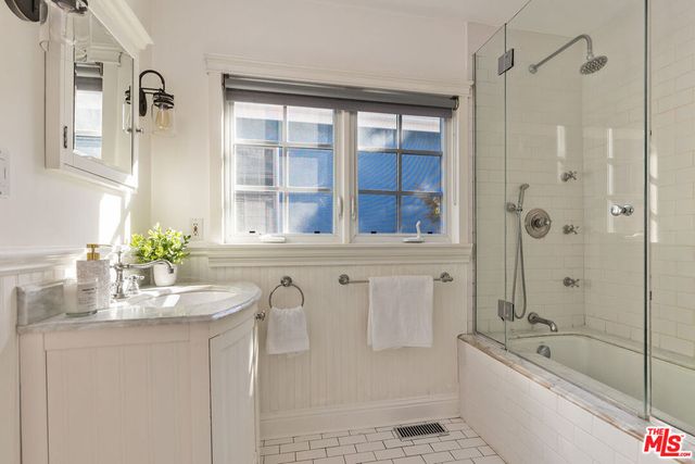 1954 Comstock Avenue, Los Angeles, CA 90025