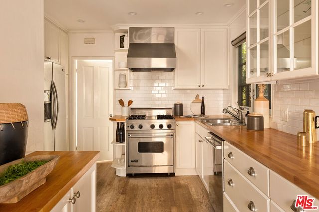 1954 Comstock Avenue, Los Angeles, CA 90025