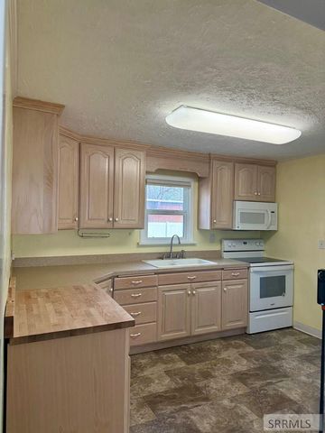 646 Cleveland Street, Idaho Falls, ID 83401