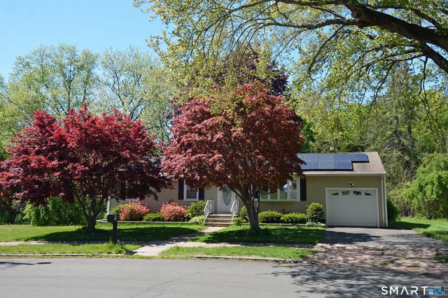 45 Dennis Circle, Hamden, CT 06514