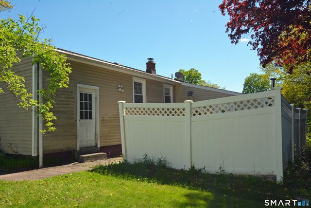 45 Dennis Circle, Hamden, CT 06514