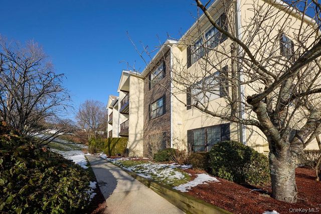 1 Huntington Circle, Peekskill, NY 10566