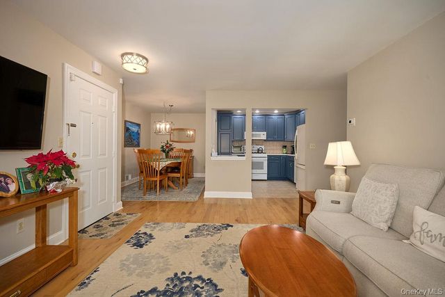 1 Huntington Circle, Peekskill, NY 10566