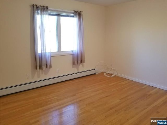 393 Washington Avenue B, Cliffside Park, NJ 07010
