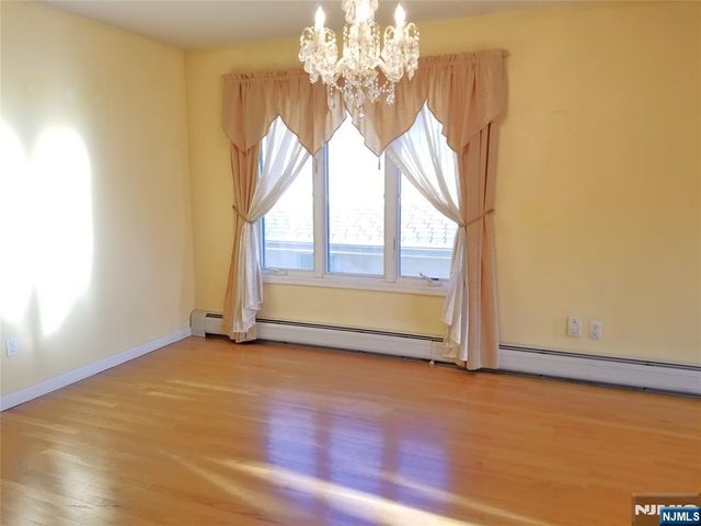 393 Washington Avenue B, Cliffside Park, NJ 07010