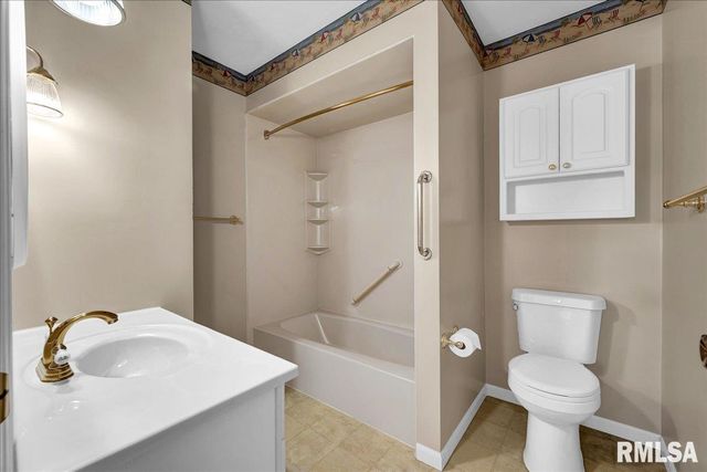 3632 W BENNINGTON Court, Peoria, IL 61615