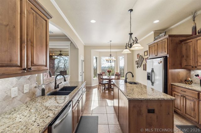 22013 Countryside Drive, Claremore, OK 74019