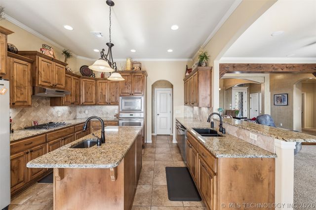 22013 Countryside Drive, Claremore, OK 74019