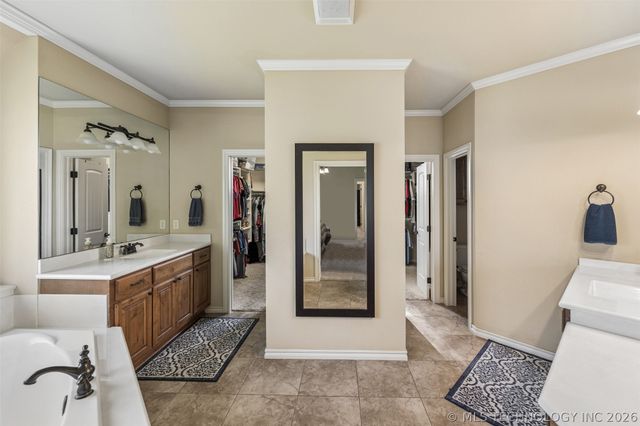 22013 Countryside Drive, Claremore, OK 74019