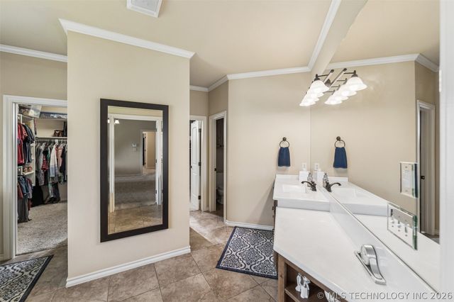 22013 Countryside Drive, Claremore, OK 74019