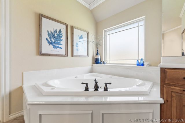 22013 Countryside Drive, Claremore, OK 74019