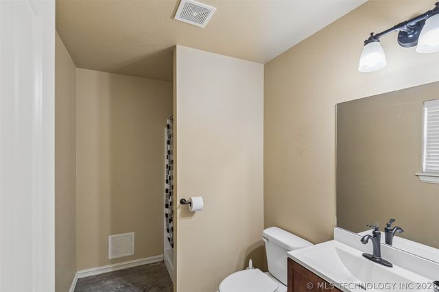 22013 Countryside Drive, Claremore, OK 74019