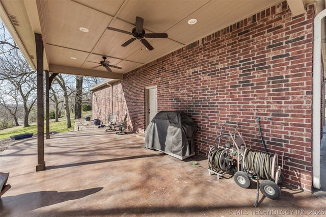 22013 Countryside Drive, Claremore, OK 74019