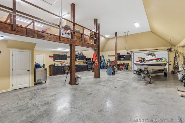 22013 Countryside Drive, Claremore, OK 74019