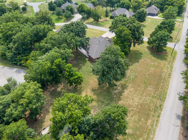 22013 Countryside Drive, Claremore, OK 74019