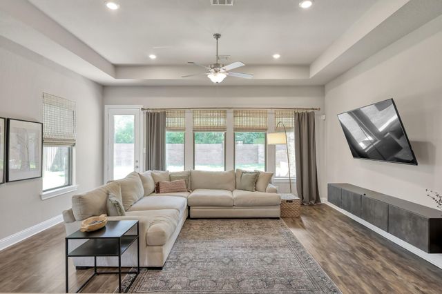 4273 Grand Oaks Wind, Spring, TX 77386